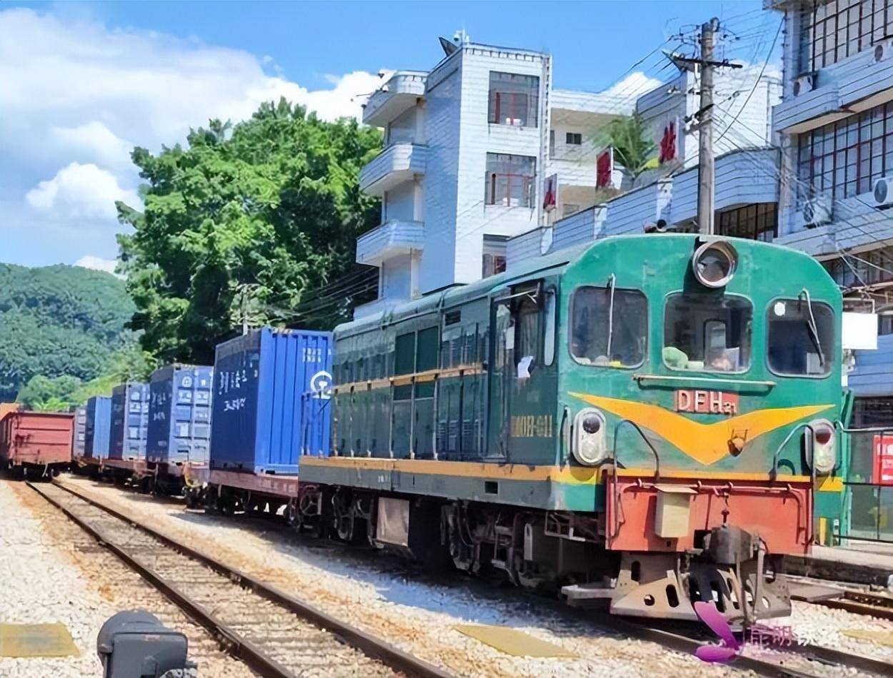 越南海防市与中国广西加强海港领域合作