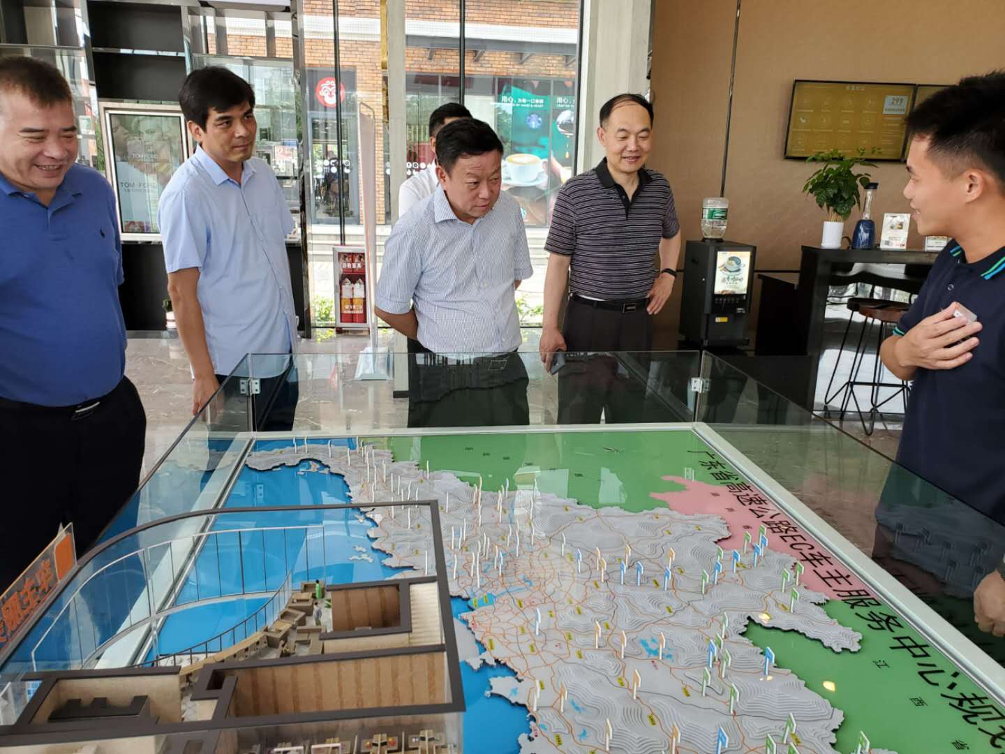 海南省交通投资控股有限公司原董事长黄兴海被“双开”